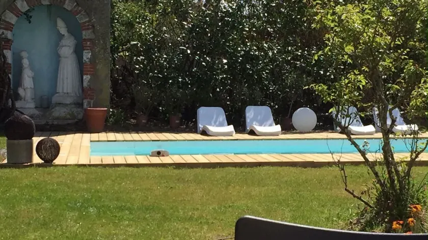 Villa 250 m2, 13 p renovated with private secure pool near beaches and marshes - Image 1
