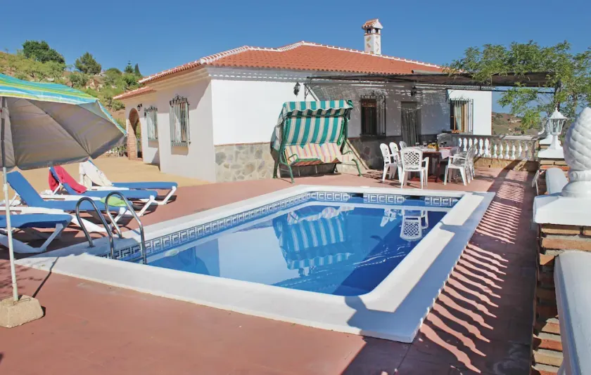 Cozy Home In Corumbela - Image 1
