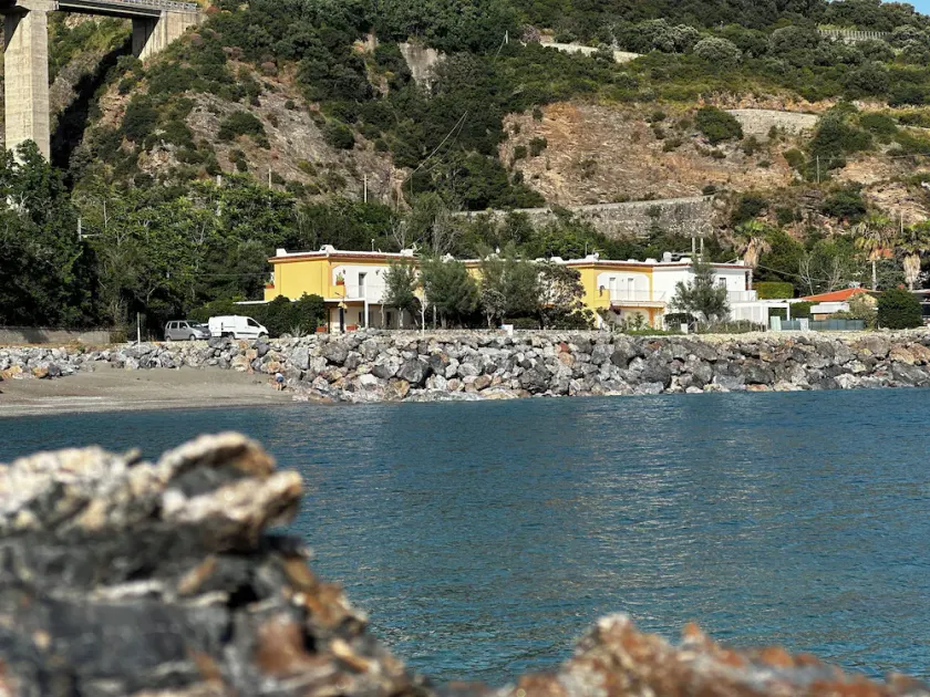 Seaside Villa with private garden - Image 1