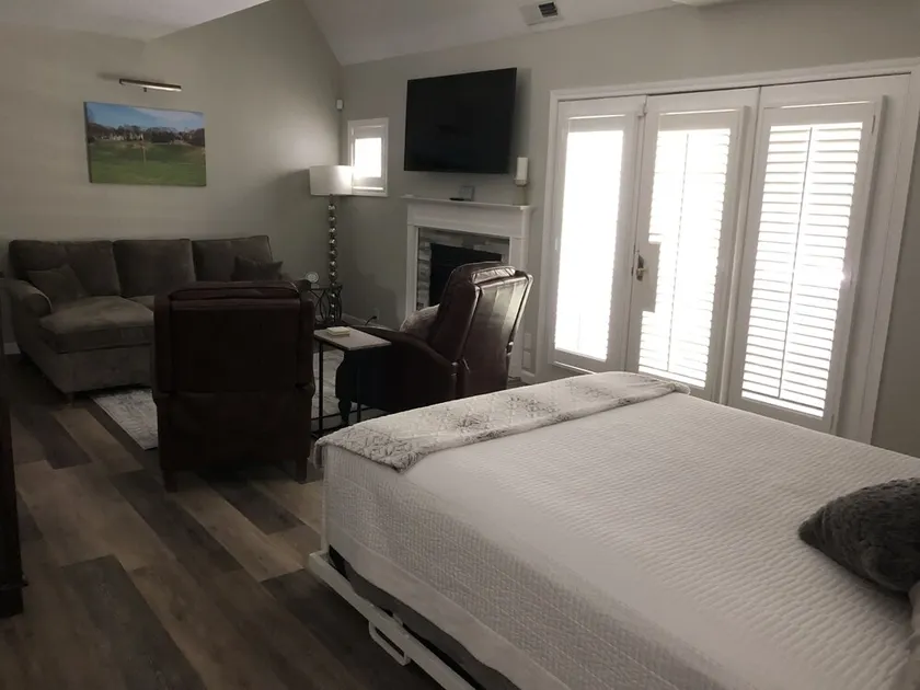 2 bed suite-type Norwich villa - spa & Mohegan Sun - Image 1