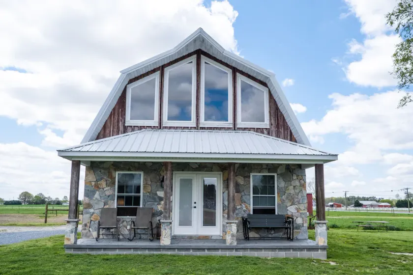 Swartzentruber Homestead. Cozy cabin on our 5th generation family farm! - Image 1