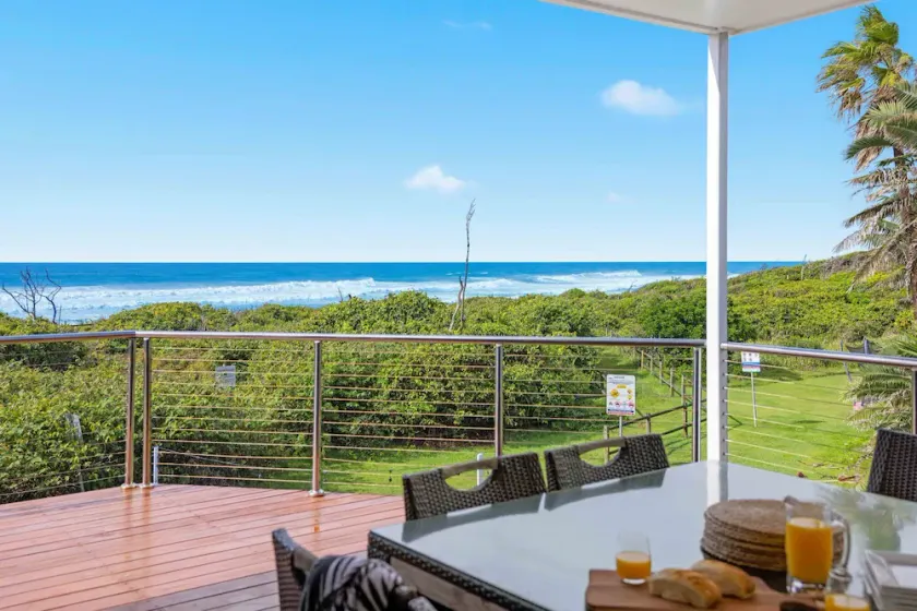 The Vibe Beach House - direct beach access, spa - Image 1