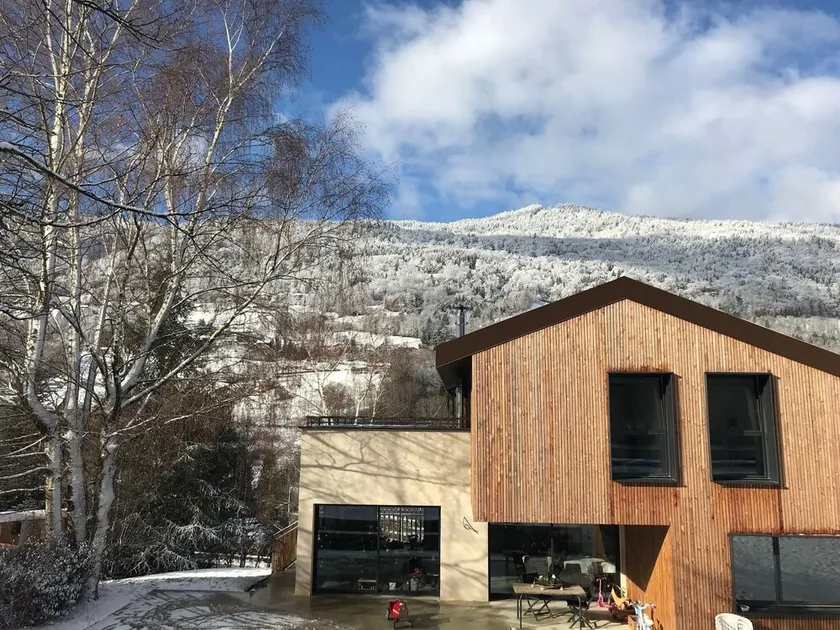 Confort, Tranquilité et Style avec piscine et jacuzzi - Image 1