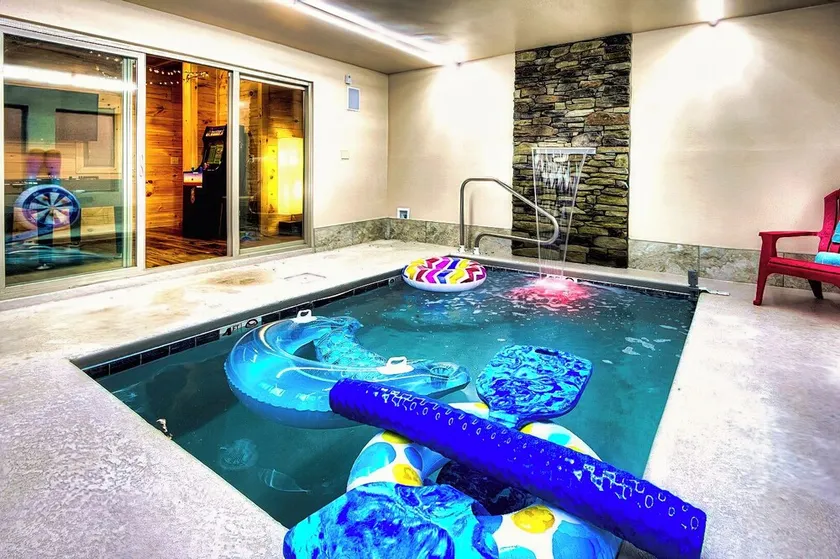 Spacious Retreat with Private Indoor Pool & Arcade - Image 1