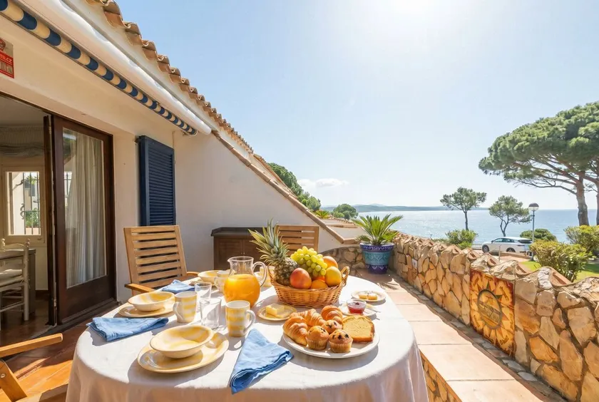 Wohnung mit Meerblick. Das Hotel liegt auf 500 m. vom Strand. BEGUR-COSTA BRAVA - Image 1