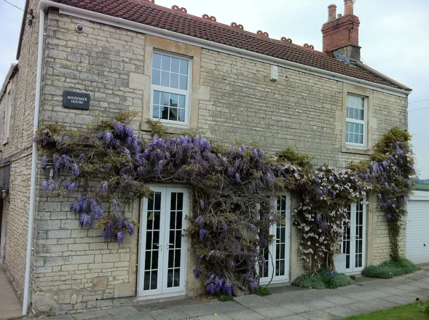 Midsomer Manor, Sleeps 16, Hot Tub, Near Bath - Image 1