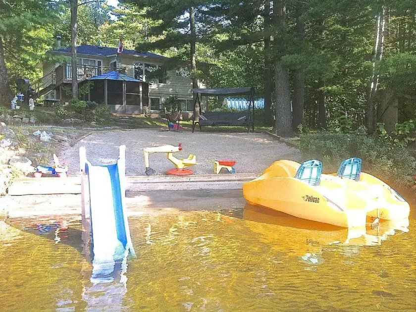 Relax and Enjoy 6 bedrooms cottage on Sandy Beach 1.5 Hours from Toronto  - Image 1