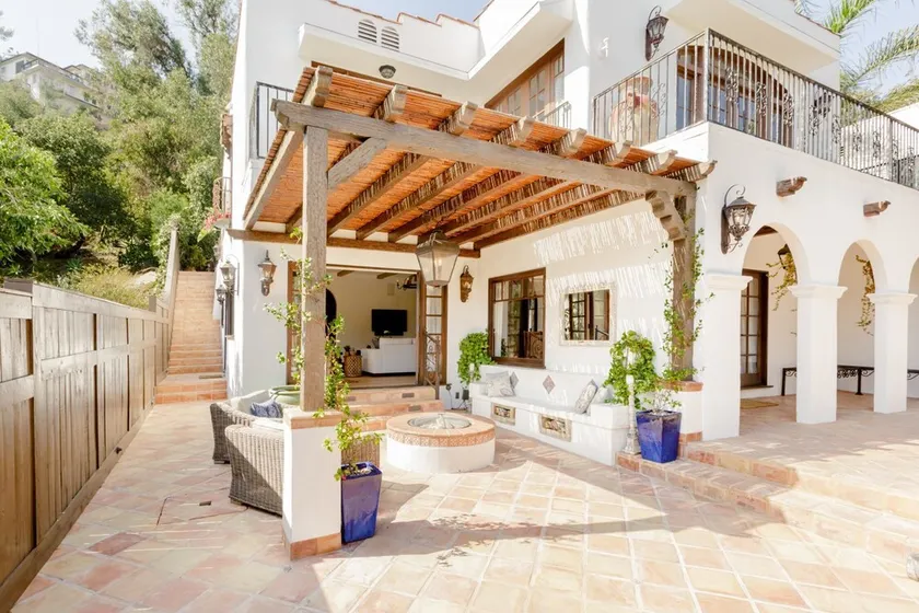 STUNNING private Designer villa/duplex in the top of Hollywood Hills. - Image 1