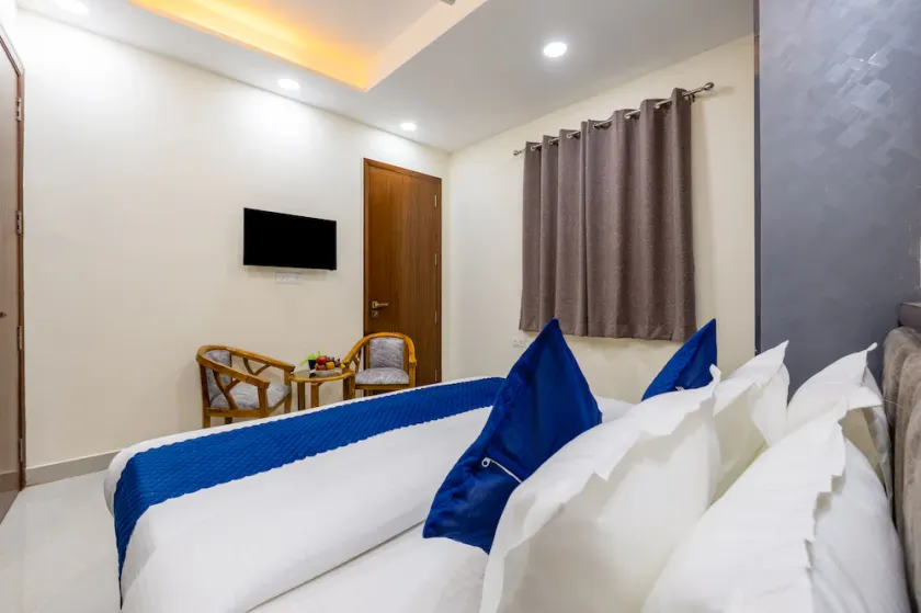 The Royal Stay - Image 1