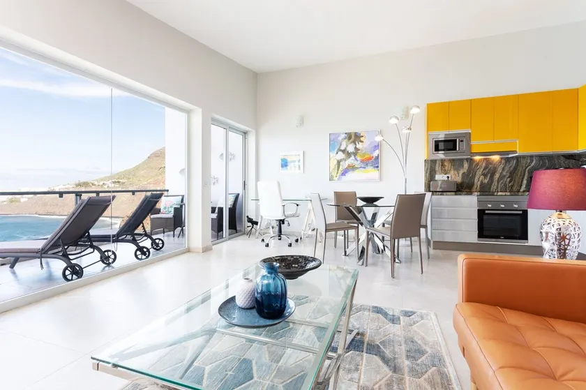 Seafront, pool, klima, parking, exclusive, luxury. LAS OLAS SUITE-BAJAMAR - Image 1