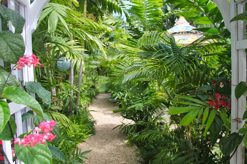 Secluded Beach Bungalow with Private Garden - Image 1
