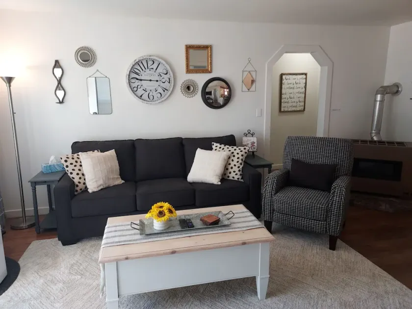 Hometown FAVE - Spacious 2-BDRM Cottage Near Downtown Albany & Close to OSU - Image 1