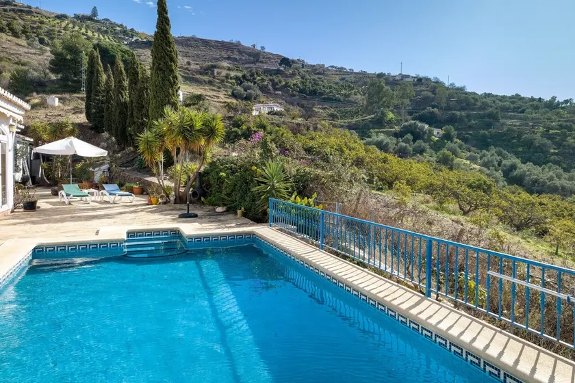 Vacation Home Casita Linda with Sea View, Pool, Wi-Fi & Garden - Image 1