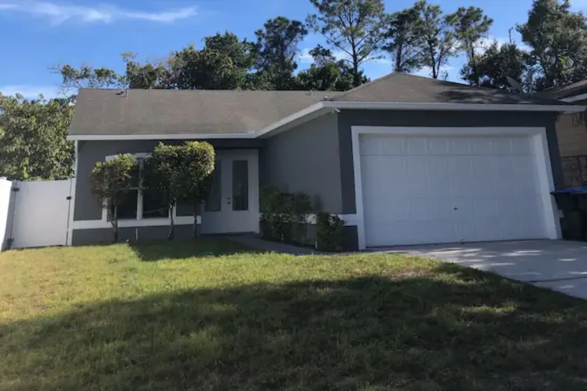 Orlando 4 BR Home Centrally Located on Dead End St - Image 1