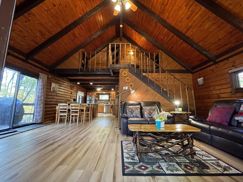 Fast WiFi; Pools, Hiking, fishing, golf.  Dog friendly, sports center - Image 1