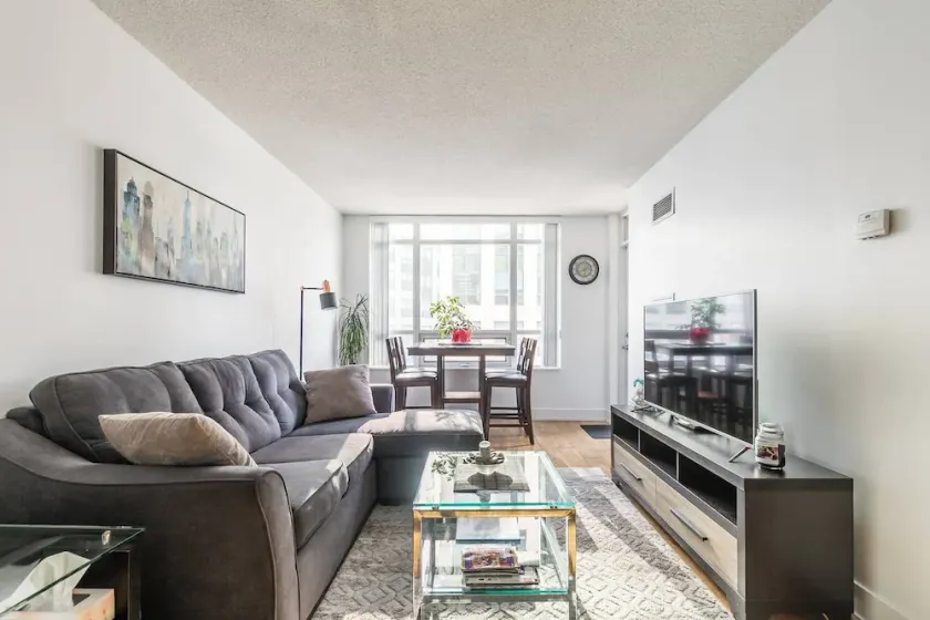 Sparkling Clean Large 1 BR Gem Nel cuore del centro di Toronto - Image 1