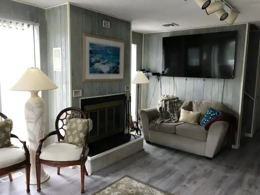 OCEAN VIEWS IN LOVELADIES! - Image 1