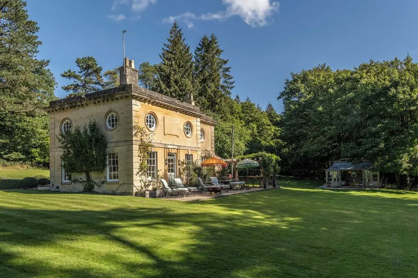 5★ RENOVATED LUXURY COTTAGE IN BLENHEIM PALACE PARK, THE COTSWOLDS - Image 1
