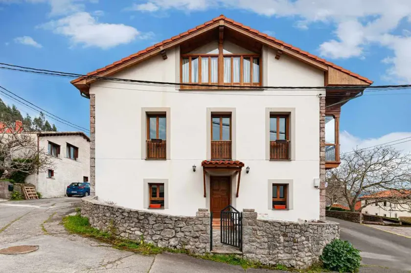 Spektakulært hus i Andrin, den smukkeste by i Asturias - Image 1