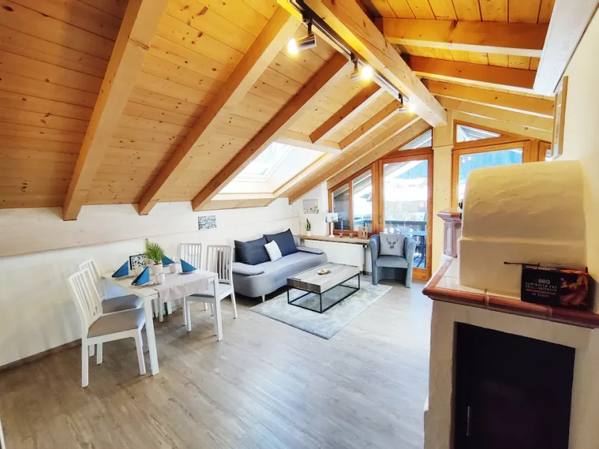 Cozy vacation apartment with two bedrooms, wood-burning stove and spacious balcony - Image 1