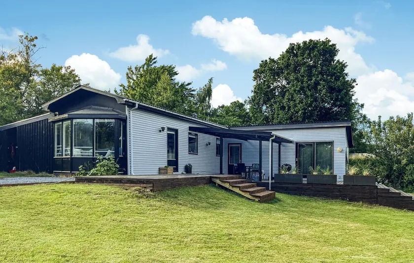 Beach Front Home In Mesinge With Wifi - Image 1