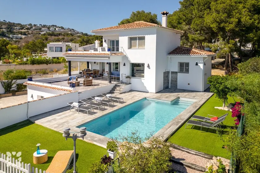 Villa Bernia by Abahana Villas - Image 1