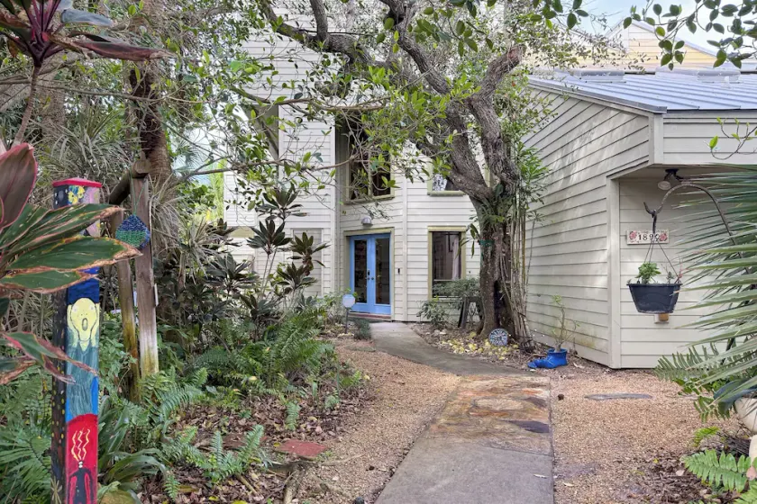Beach Paradise Getaway - 200ft from Beach! - Image 1