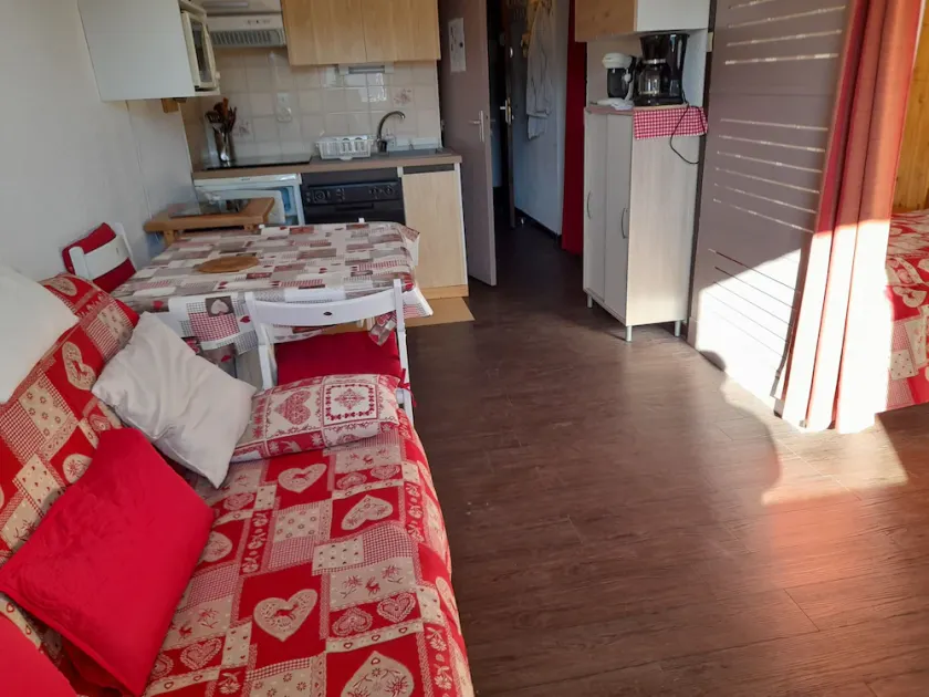 Accommodation for 6 people, Mont Blanc view and at the foot of the slopes  - Image 1