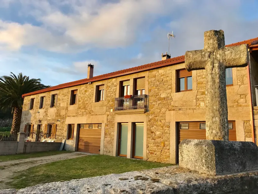 Hus i naturlige omgivelser, 200 m fra stranden i Costa da Morte - Image 1