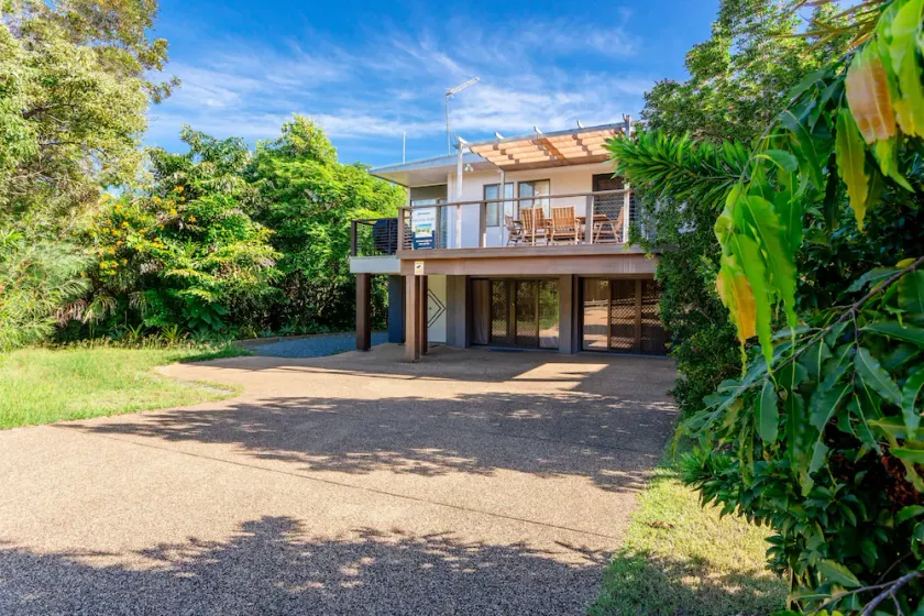 Large Family Home on Lammermoor Beach - Image 1