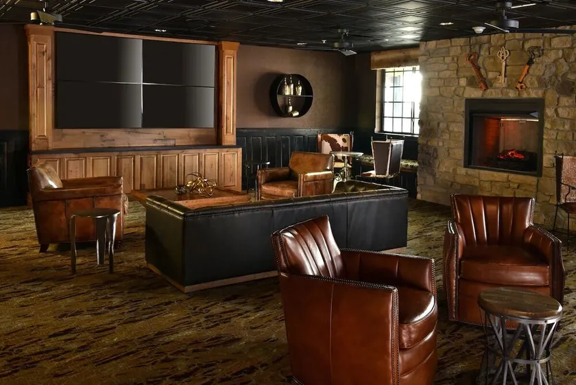 Unwind in Style: Broken Arrow Suite with Free Hot Breakfast | 2 Units - Image 1