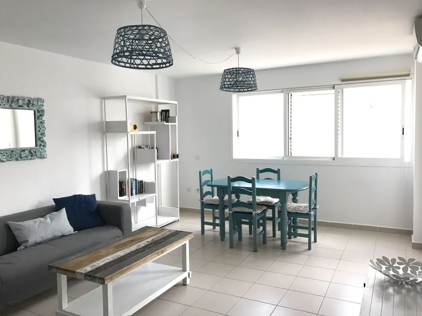 Apartamento a 50 metros del mar. Dos baños y dos dormitorios. - Image 1