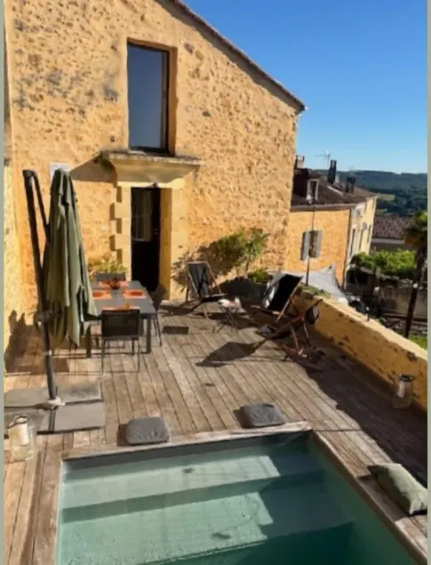 Dordogne, no coração do Black Périgord, casa de aldeia com piscina privada - Image 1