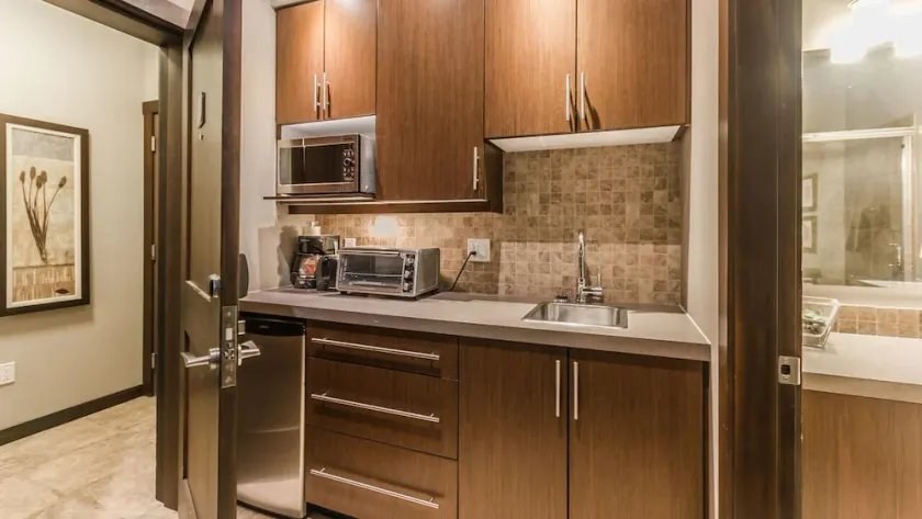 Studio Suite - Image 1