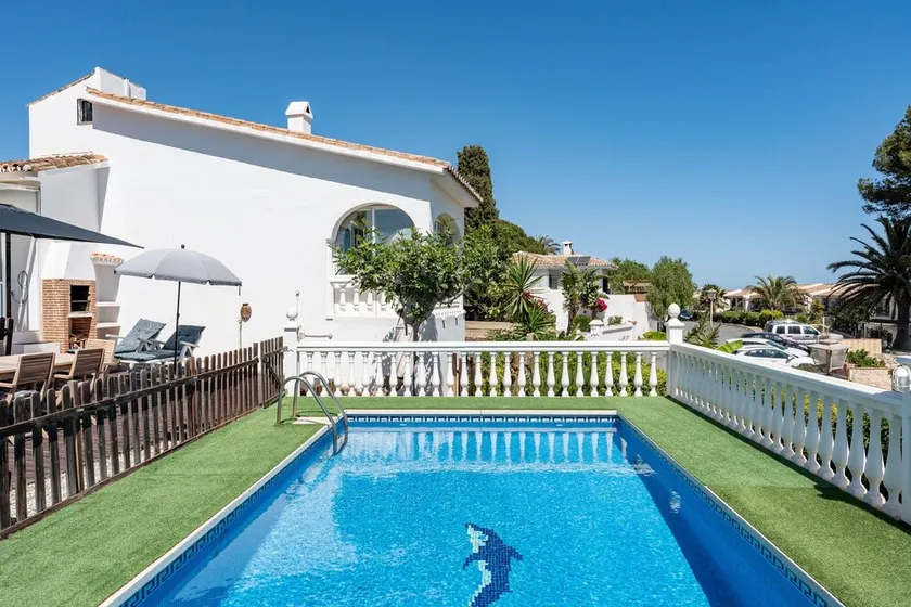 Villa \"Superbly Situated Villa 67\" con vista mare, piscina privata e Wi-Fi - Image 1