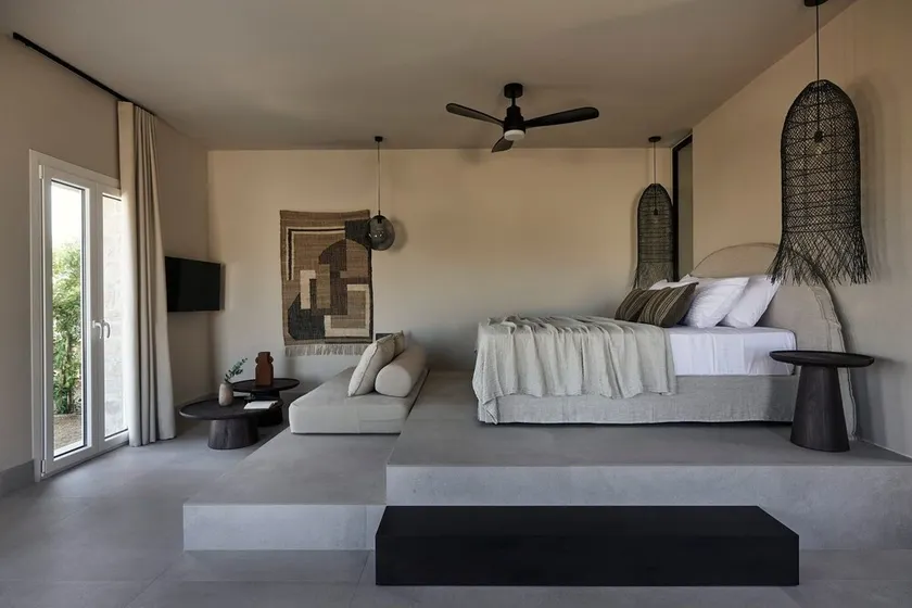 Beautiful Naxos Suite | Luxury Suite with Indoor Jacuzzi | Agios Arsenios - Image 1
