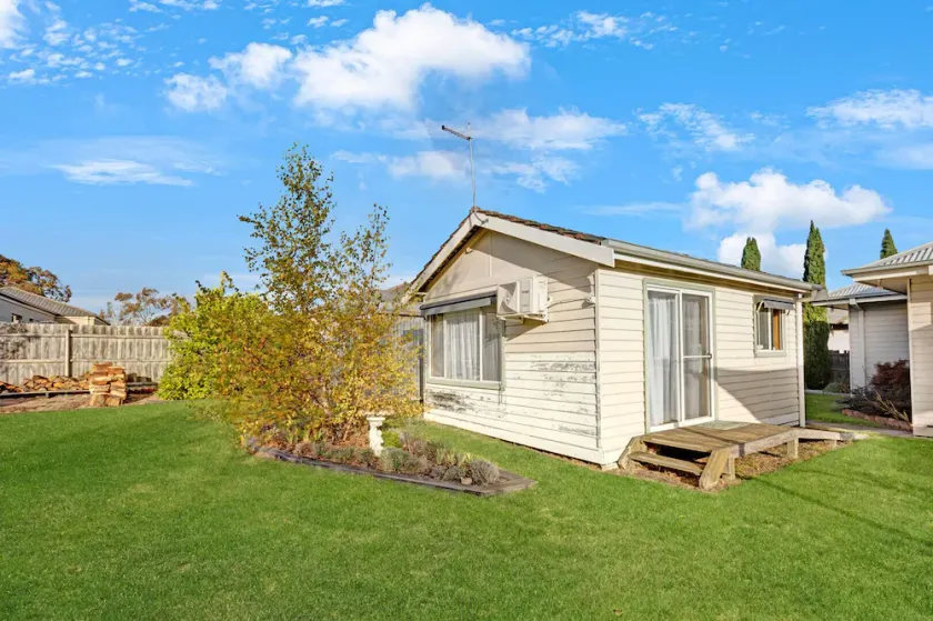 Only a minutes walk to Paynesville township - Image 1