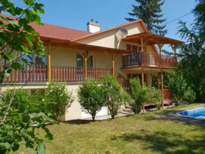 Semesterhus Alexandra - Image 1