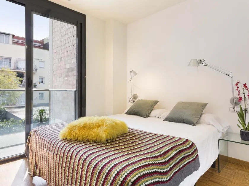 3 rooms 6 persons in Sant Gervasi with terrace near the Teknon  - Image 1