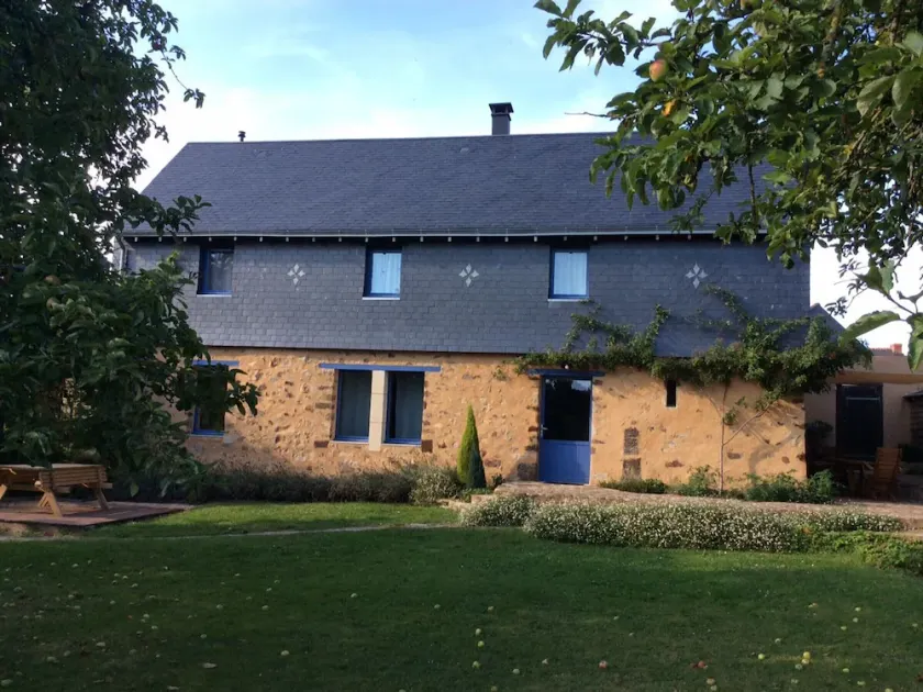 Historic Cottage in Nature Reserve with Modern Comforts, Near Forest, 8 Guests, Accessible - Image 1