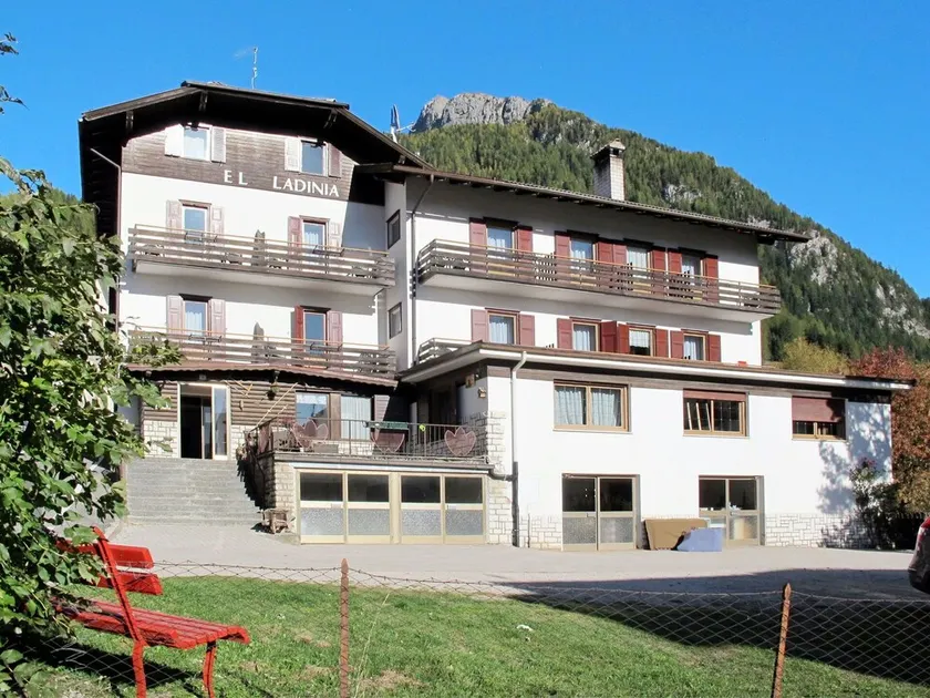 Lovely apartment for 7 people with WIFI, TV, patio and pets allowed - Image 1