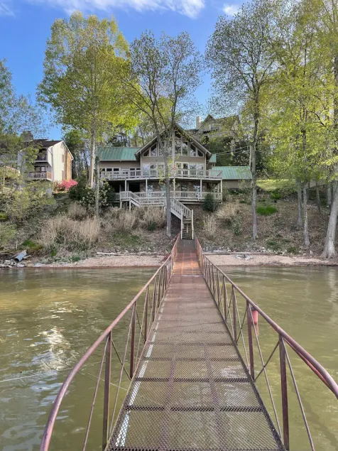 Updated lake house on beautiful Bear Creek!  - Image 1