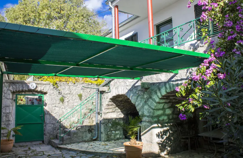 A Pleasant Stone House With Private Garden, 4+2 - Image 1