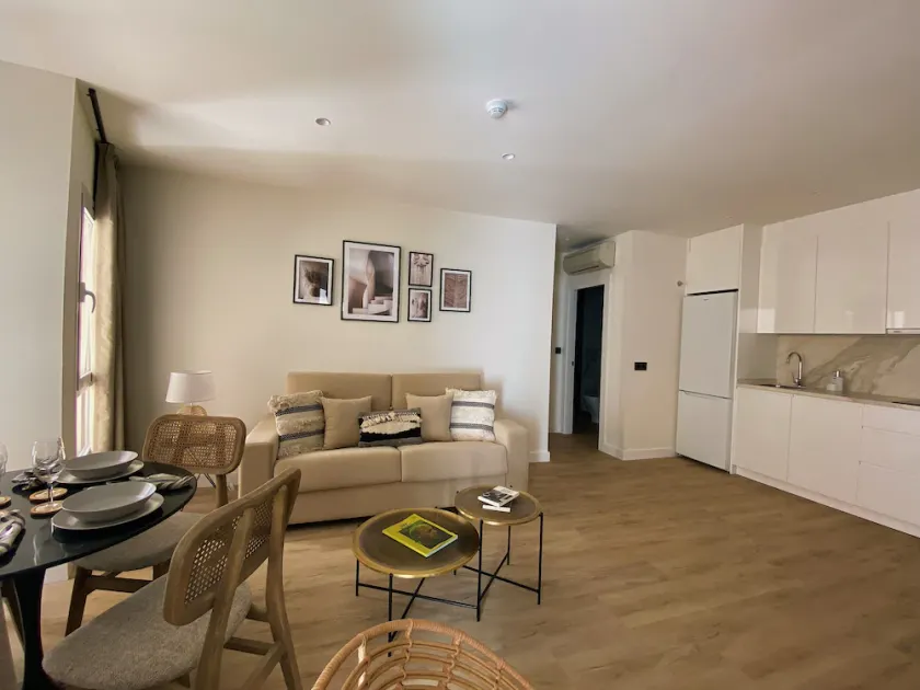 Apartamentos Málaga Premium - Calle San Telmo - Image 1