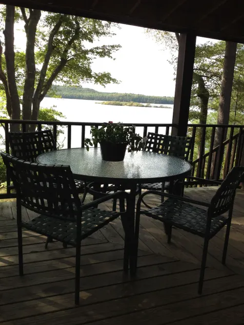 Fredelig, Rustik Retreat, 25ft af privat strand, 300 Acre Pond - Image 1