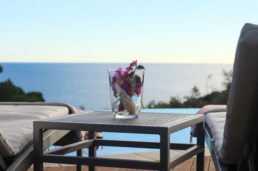 La Bombonera House with exclusive views - Image 1