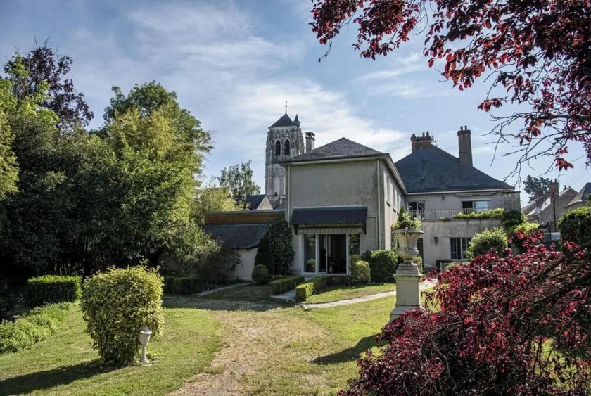 Warm and quiet house in a wooded park - Image 1