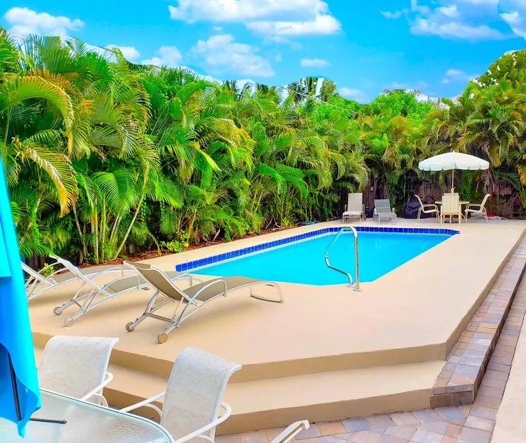 Oasis! PRIVATE Suite, HEATED Pool 5min to Beach, Mall, Stadum, PGA - Image 1