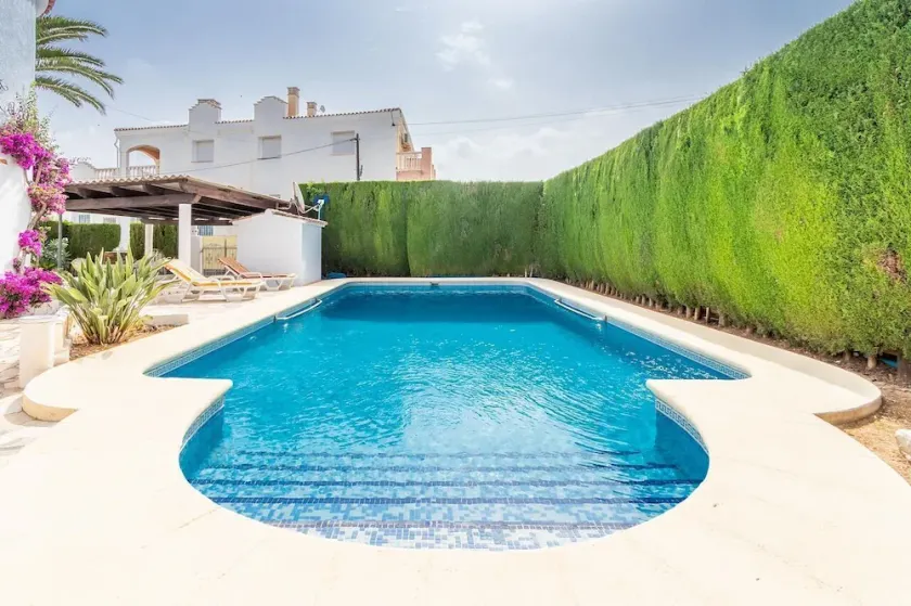 Spacious family home with Airco, private 5x10m pool, sandy beach 300m, free WiFi - Image 1