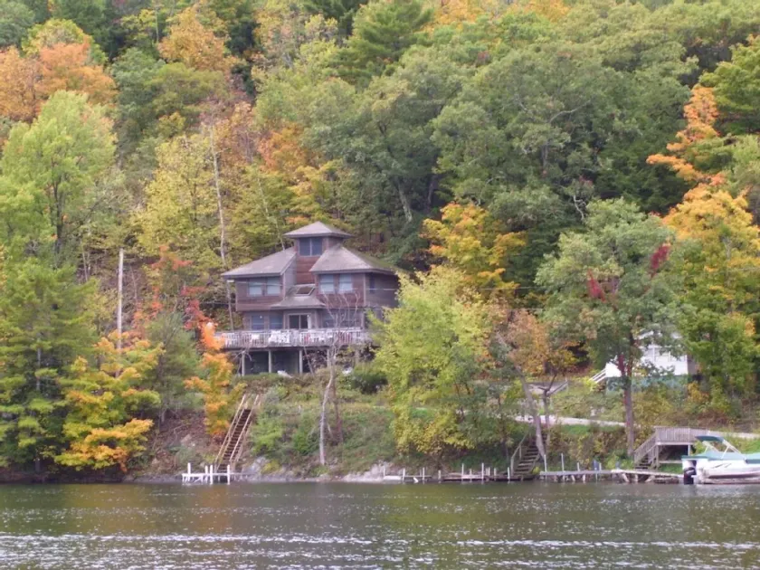 Zwei-Zimmer-Haus auf Nordwest-Ufer des schönen Lake St. Catherine mit Kajaks - Image 1